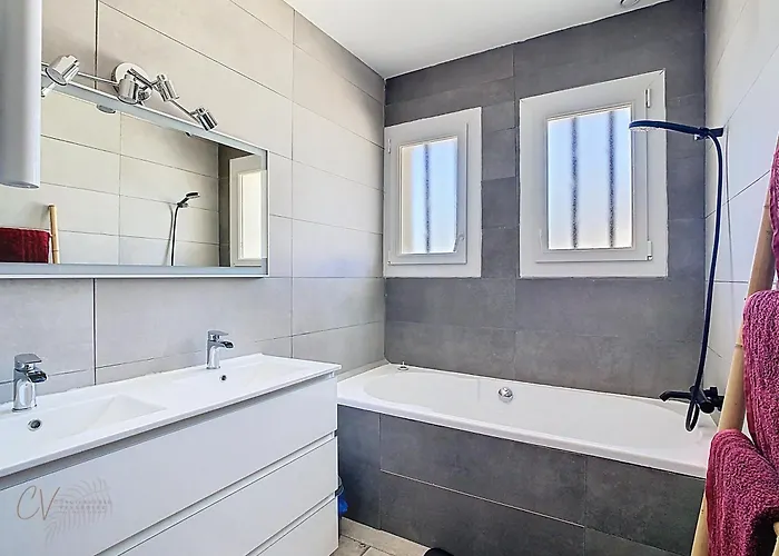 Avec Piscine Chauffee Tatil Evi